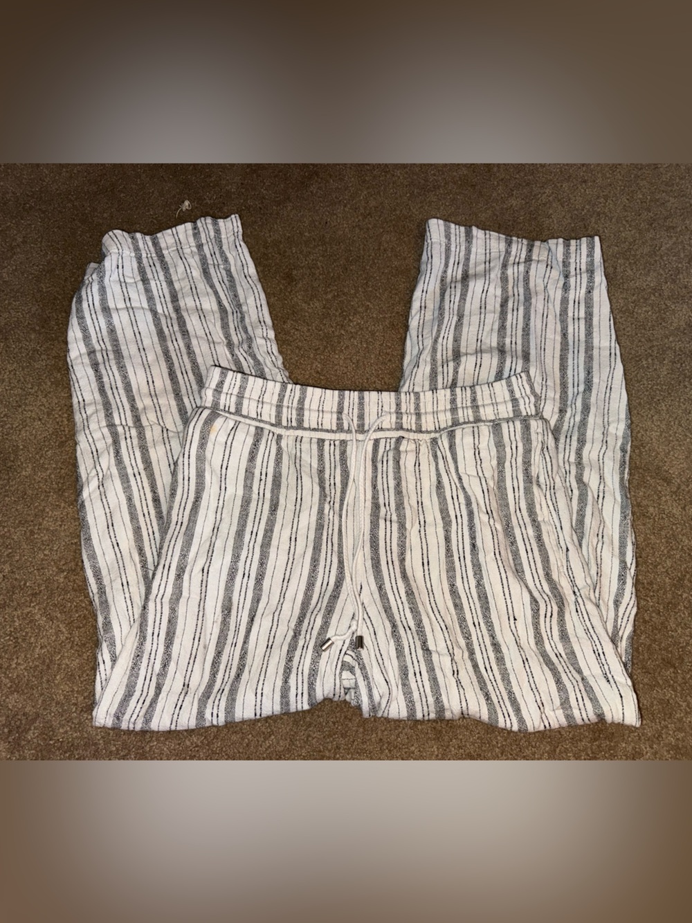 Time and Tru White and Gray Striped Lounge Pants